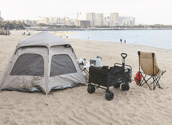 门“篷友”共筑文明露营新风尚ky开元棋牌与自然为邻 厦(图3)